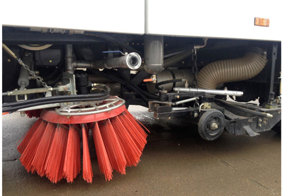 DONGFENG Chassis Dry Sanitation Road Sweeper Truck Eur V Emission