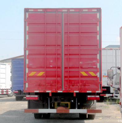 Diesel Cargo Delivery Truck Euro V Level Van Cargo Truck 4x2 Driving 5200mm Wheelbase