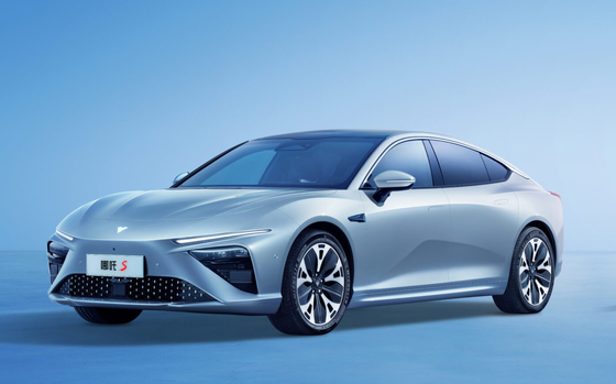 170kw EV Electric Car 4 Seats Electric Sports Cars 715km Endurance
