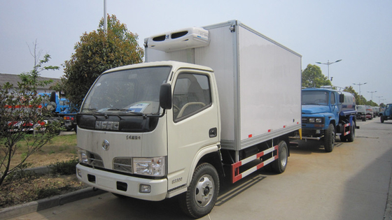 4T Loading Light Refrigerator Truck , Diesel Freezer Refrigerated Truck